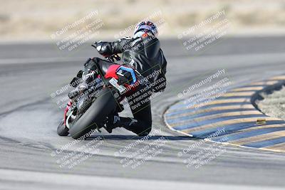 media/Dec-01-2025-Moto Forza (Mon) [[2daa91e15f]]/1-Advanced Group/Session 2 Turn 11 Backside/